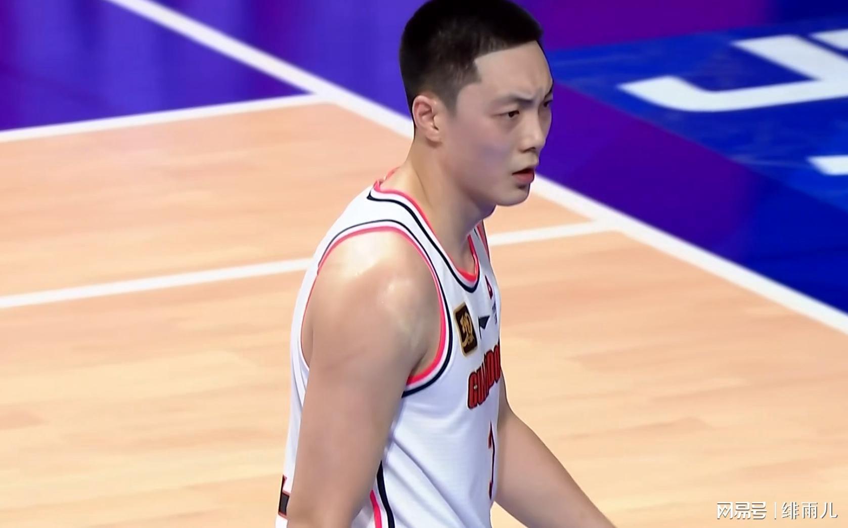 挤走胡明轩！广东队“新老大”基本敲定，杜锋亲自保驾护航！